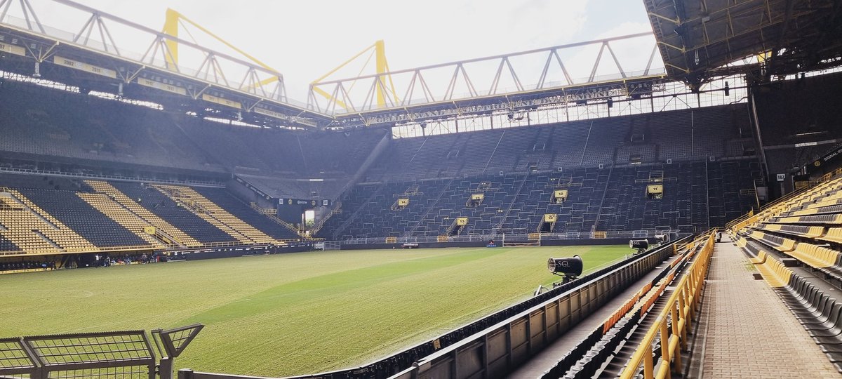 90Edwards's tweet image. BvB Dortmund.