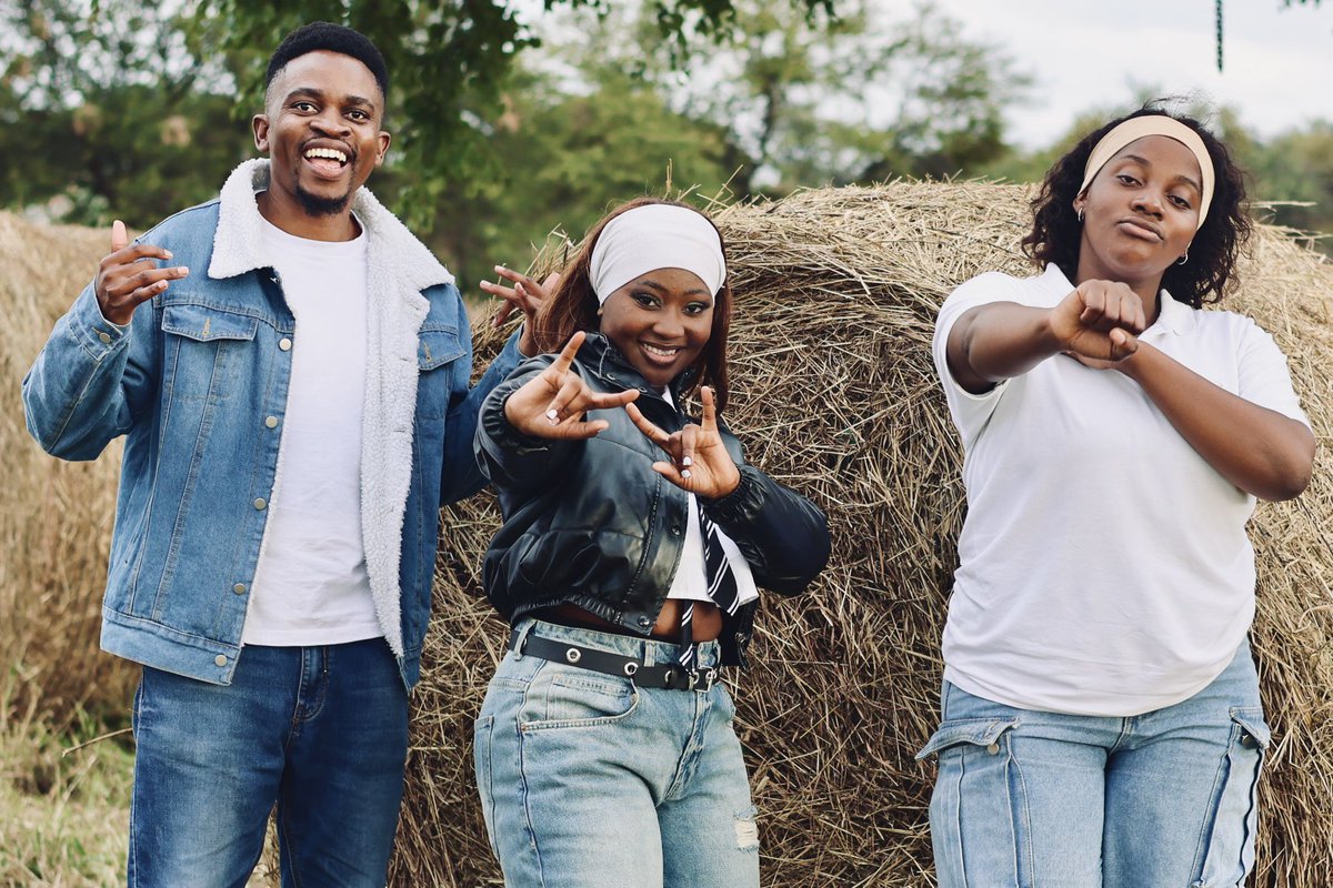 AmanyMuzik's tweet image. New visualiser loading…  📹 
#Ithemba #IndlelaEP