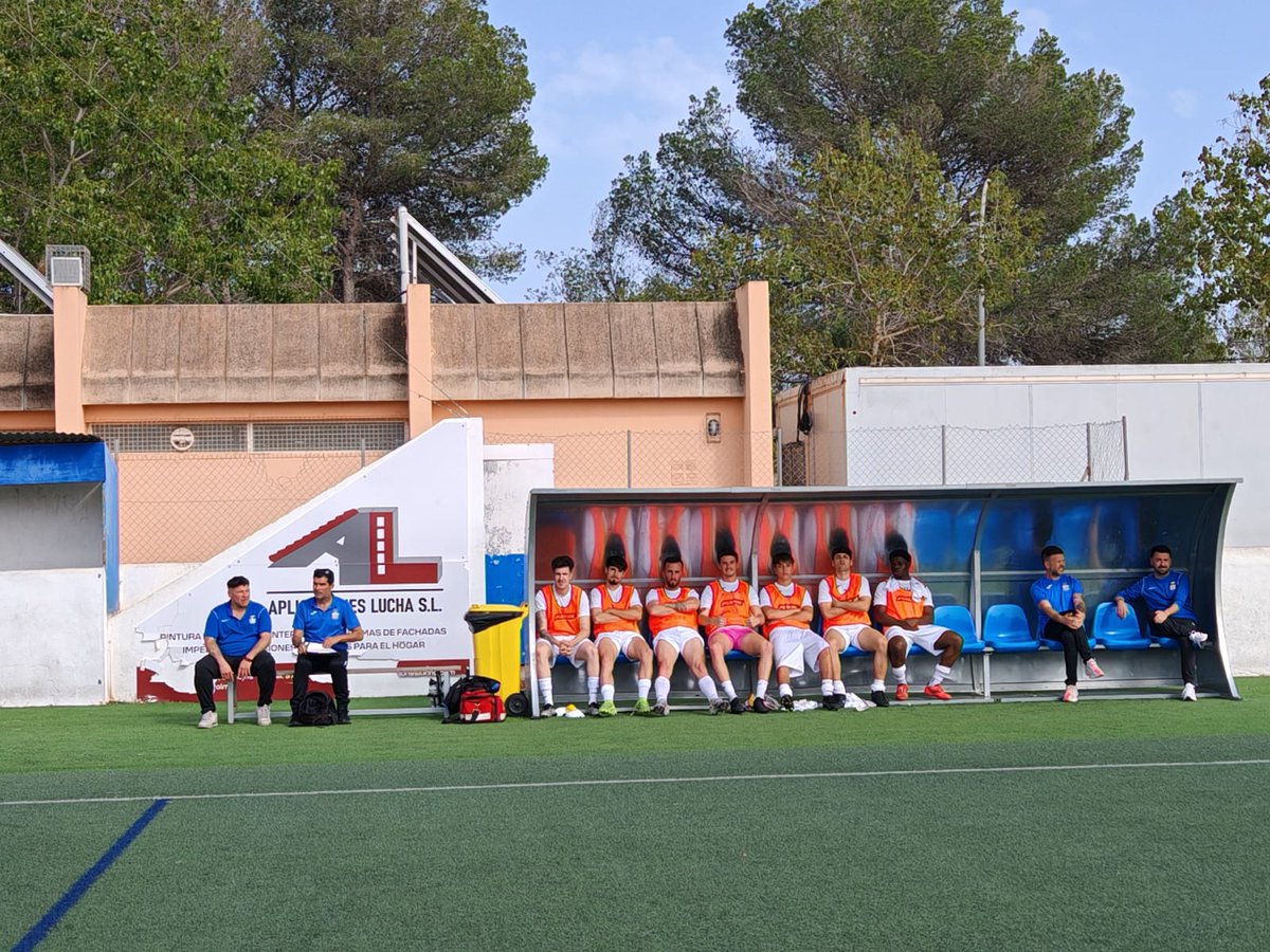 ⚪⚫ PRIMER EQUIPO JORNADA 32

SON VERI 1 - 7 ROTLET MOLINAR 

✅ Gran triunfo a domicilio donde los nuestros dominaron el encuentro de principio a fin. 🔝 
⚽Goles de Andreu (6) y Andrés.
#AquiYahora 👊🏼
#VamosMolinar 🤍🖤