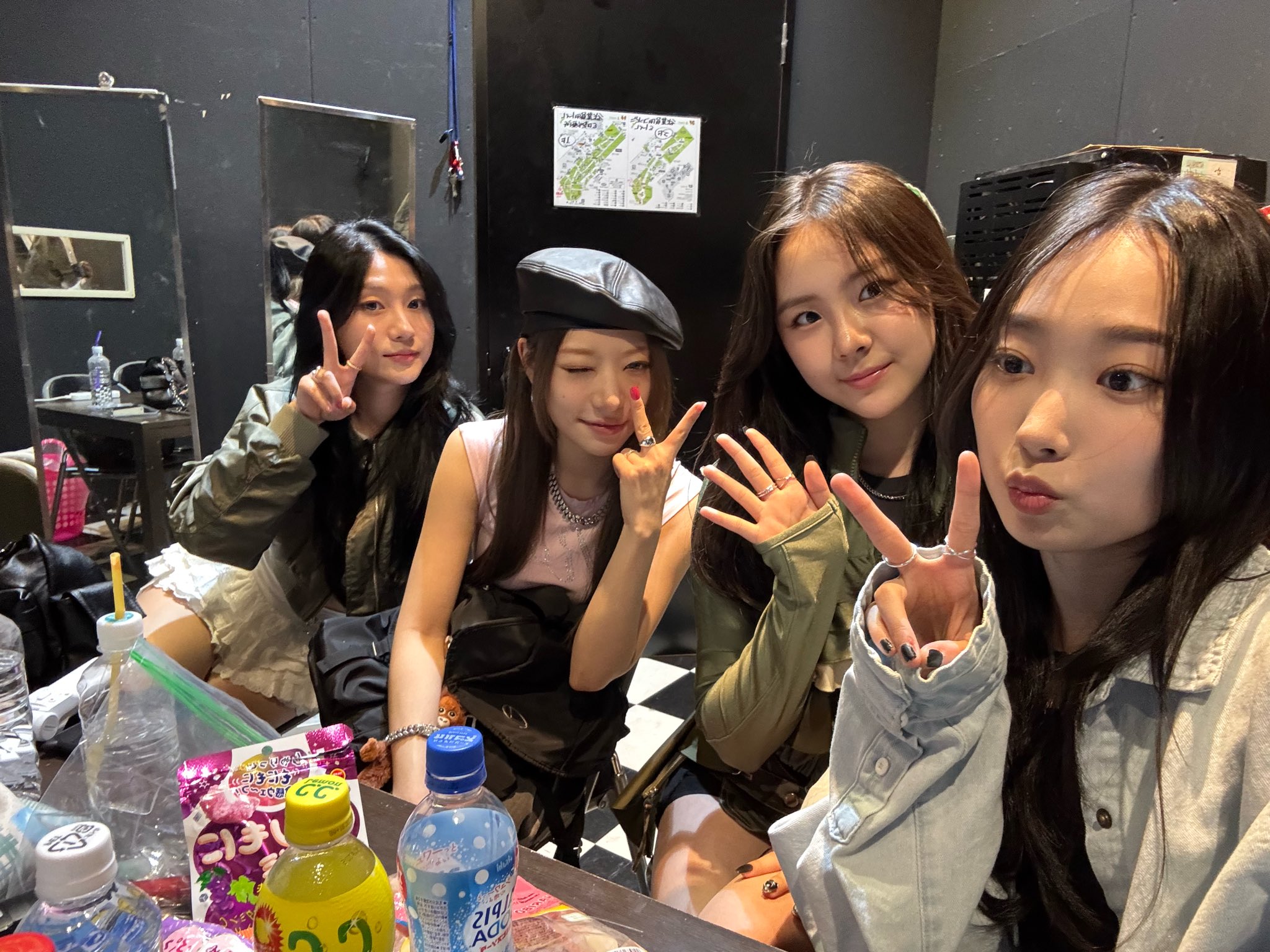 GqLITCkbMAA7TeG?format=jpg&name=large