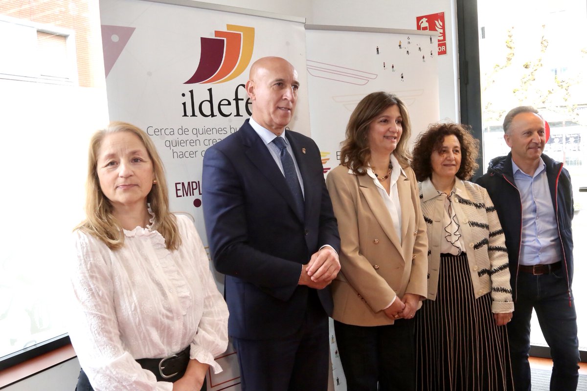 LeonAyto's tweet photo. 👩🍳Los alumnos del Grado en Ciencias Gastronómicas de @unileon realizarán sus prácticas en la Escuela Municipal de Hostelería Carlos Cidón.
El alcalde de #LeónEsp, José Antonio Diez @JADIEZLEON, ha participado en la presentación junto a la rectora de @unileon, Nuria González. https://t.co/BhCiKPTOqT