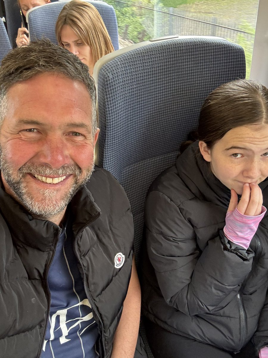 On the way to Gateshead . Up the Southend <a href="/FBAwayDays/">Football Away Days</a> <a href="/theawayfans/">The Away Fans</a> <a href="/SUFCRootsHall/">Southend United FC</a> 
#FBAwayDays #footballaway #awaydays