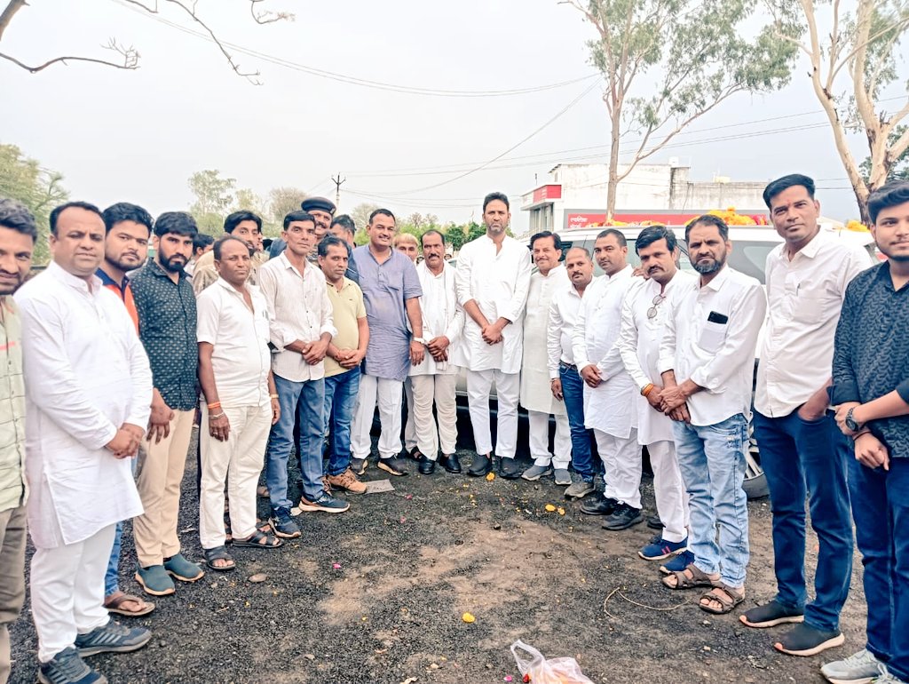 आज 5 मई को आगर मालवा जिले के निर्धारित दौरा कार्यक्रम अंतर्गत तनोडिया में युवा साथियों एवं कार्यकर्ताओं द्वारा आत्मीय स्वागत के उपरांत भेंट एवं चर्चा ।