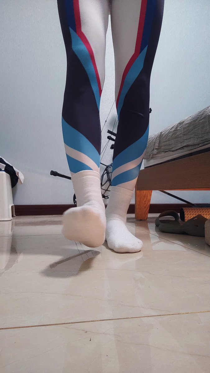 小英雄属性？
远程攻击★★★★★
近战攻击★★
物抗★★    魔抗★