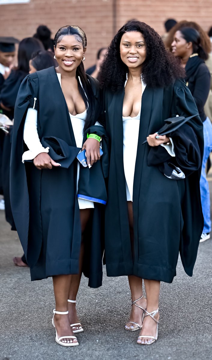 WalterSisuluUni's tweet photo. Double the hardwork, double the achievement! 

Congratulations to fraternal twins, Mihle and Zintle Banzana who graduated with Honours degrees in Business Management, proving that success runs in the family.

#wsugrad2025 #InPursuitOfExcellence #wsugraduation #graduation2025 https://t.co/dZX30ZdVeK