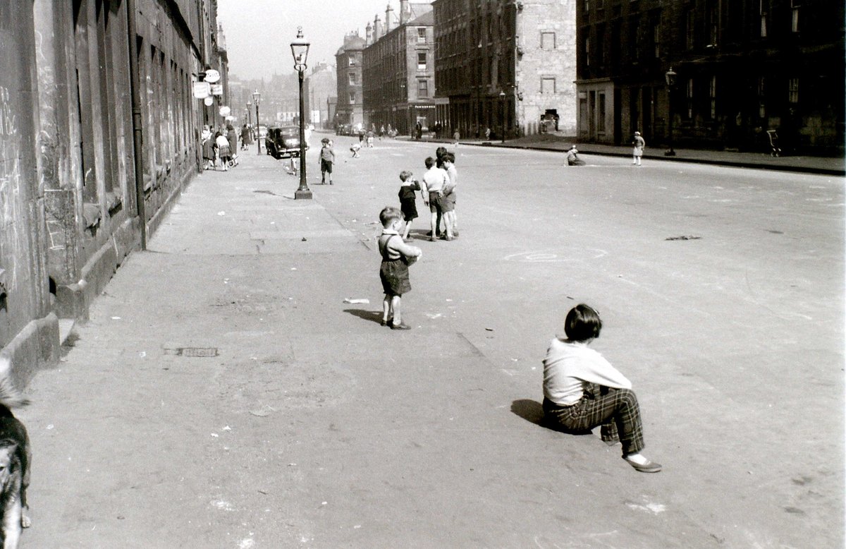 Glasgow Gorbals, 1960. I post photographs taken by me since 1954. One of 180 scenes of the British Isles to be included in a book "Forgotten Times" to be published this year. A limited number now available to pre-order from  Amberley Publishing. #Glasgow #Gorbals #Scotland