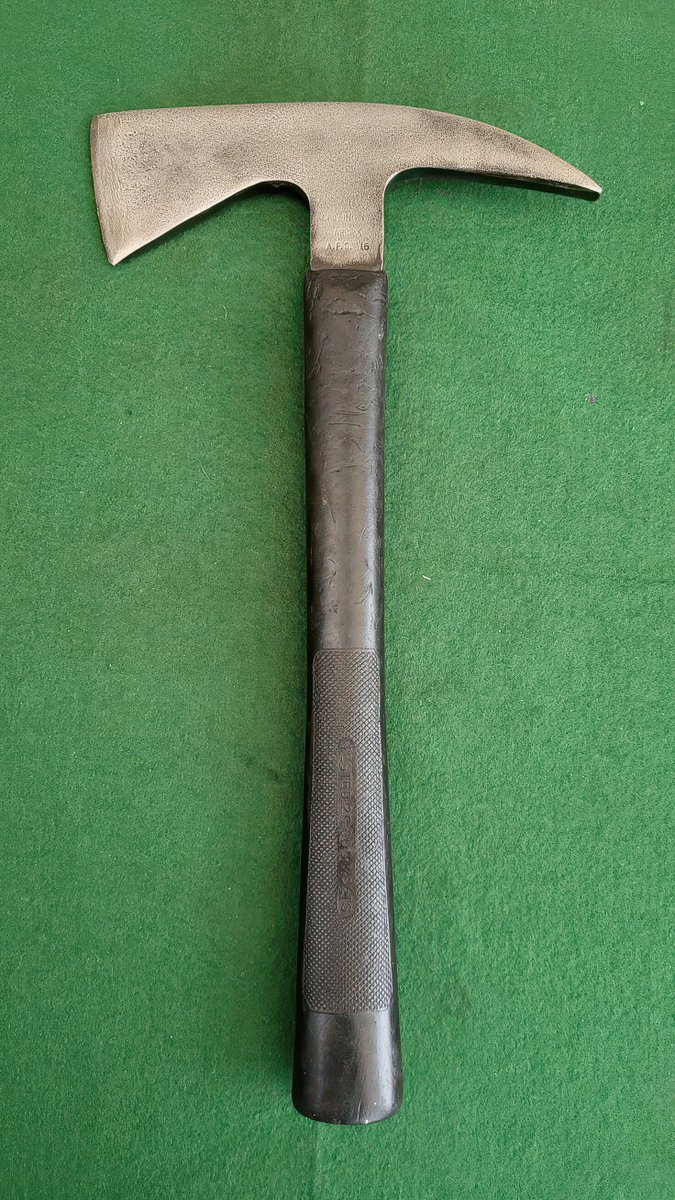 MitsArt3d's tweet photo. How are you, gentlemen? And I share references on Materials and textures. "hand tool" Batch No.6 #EnvironmentArt #Texture #3d #gamedev #3dart #gamedevelopment #Material #metal #wornmetal #Reference #steel #Rust #handtool #tool https://t.co/AbS5KkGvkB
