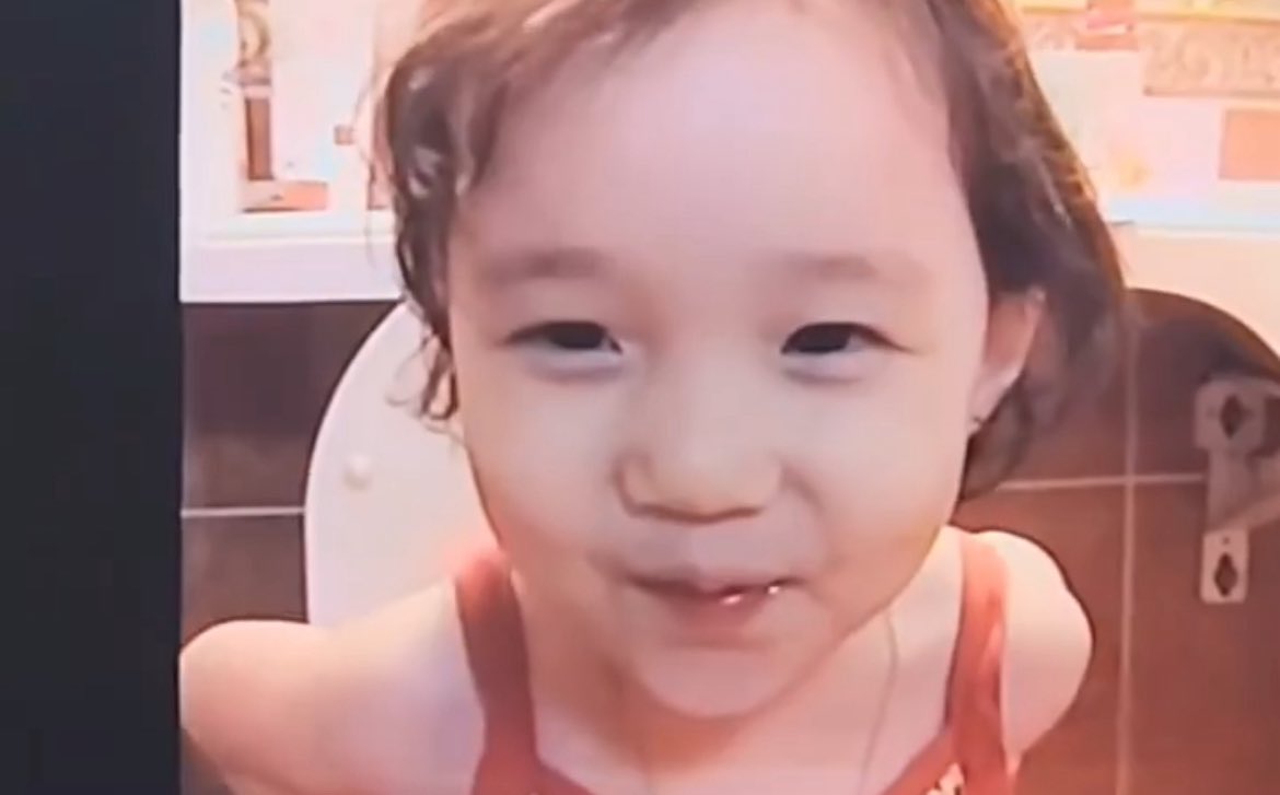 now listening to . . . 
🎵 รักไม่มีข้อแม้ รักเจ้าดั่งดวงใจ 👼🏻