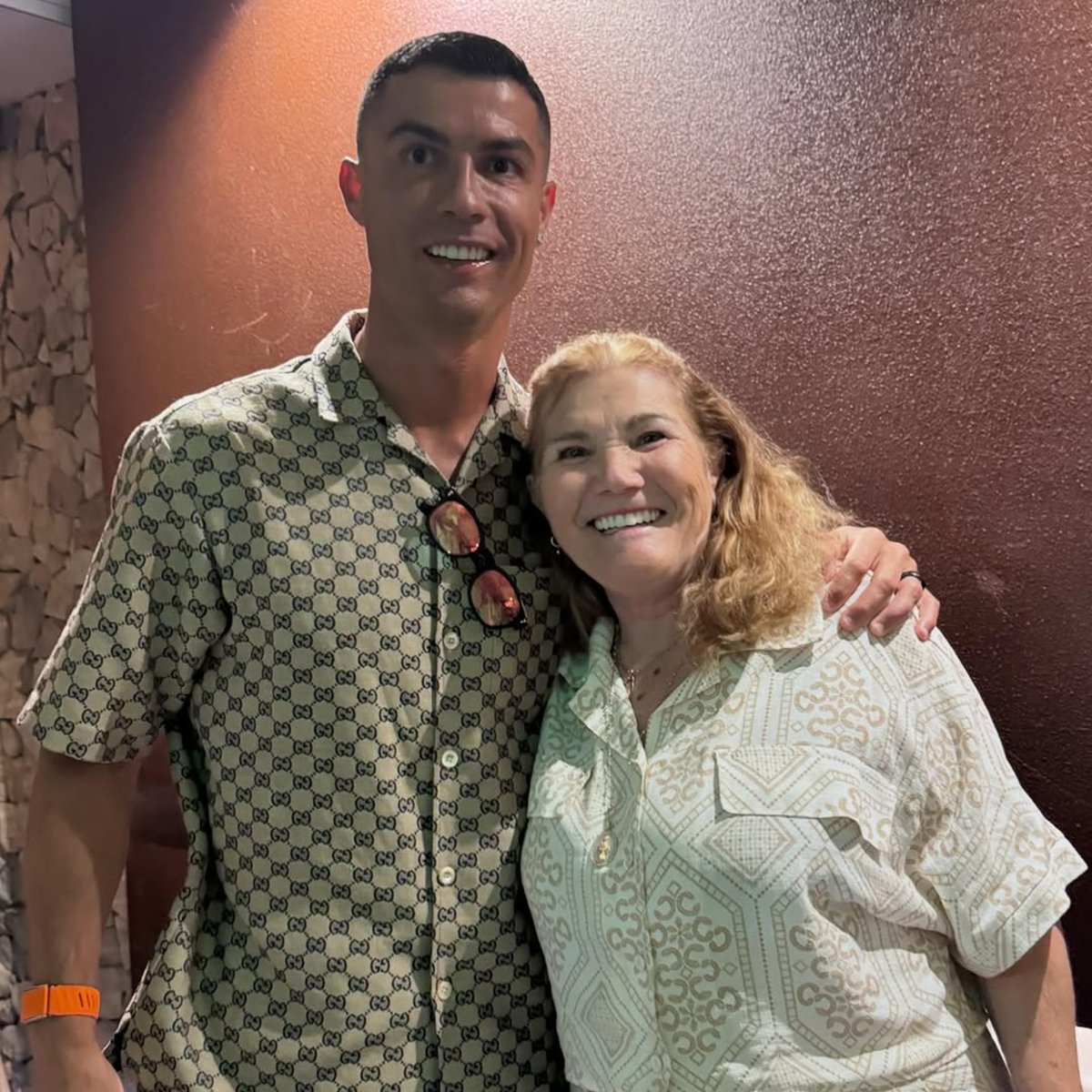 Shatinla <a href="/kalage_jr/">John kalage 🇹🇿</a> Kwa mbali kalivaa <a href="/Cristiano/">Cristiano Ronaldo</a>