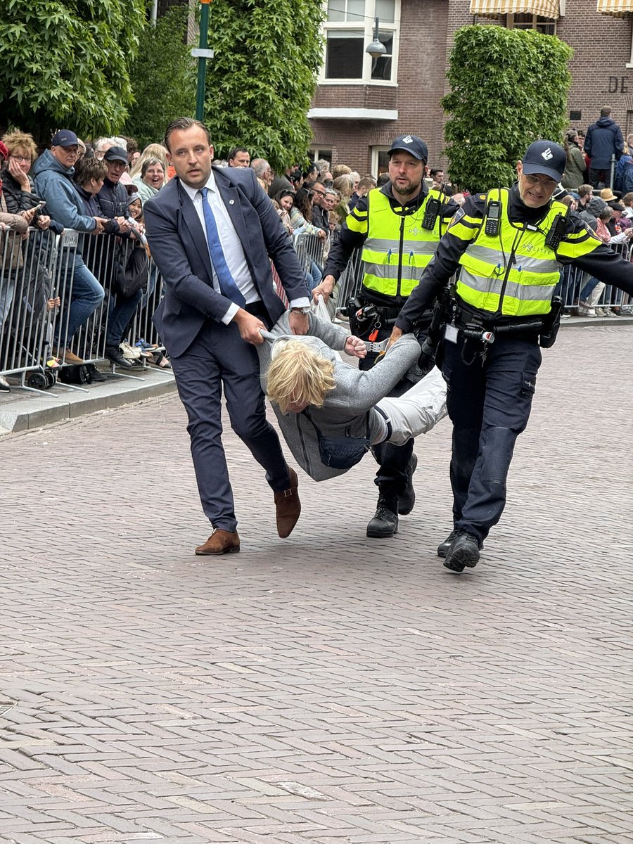 Mafketels verstoren bevrijdingsdag te Wageningen