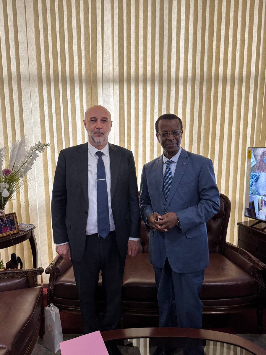Rencontre de S.E. Georgy TODUA, Ambassadeur de Russie, avec M. Christophe EKEN, Président de la Chambre de commerce et d'industrie du Cameroun

H.E. Georgy TODUA, Ambassador of Russia, spoke with Mr Christophe EKEN, President of the Chamber of Commerce and Industry of Cameroon
