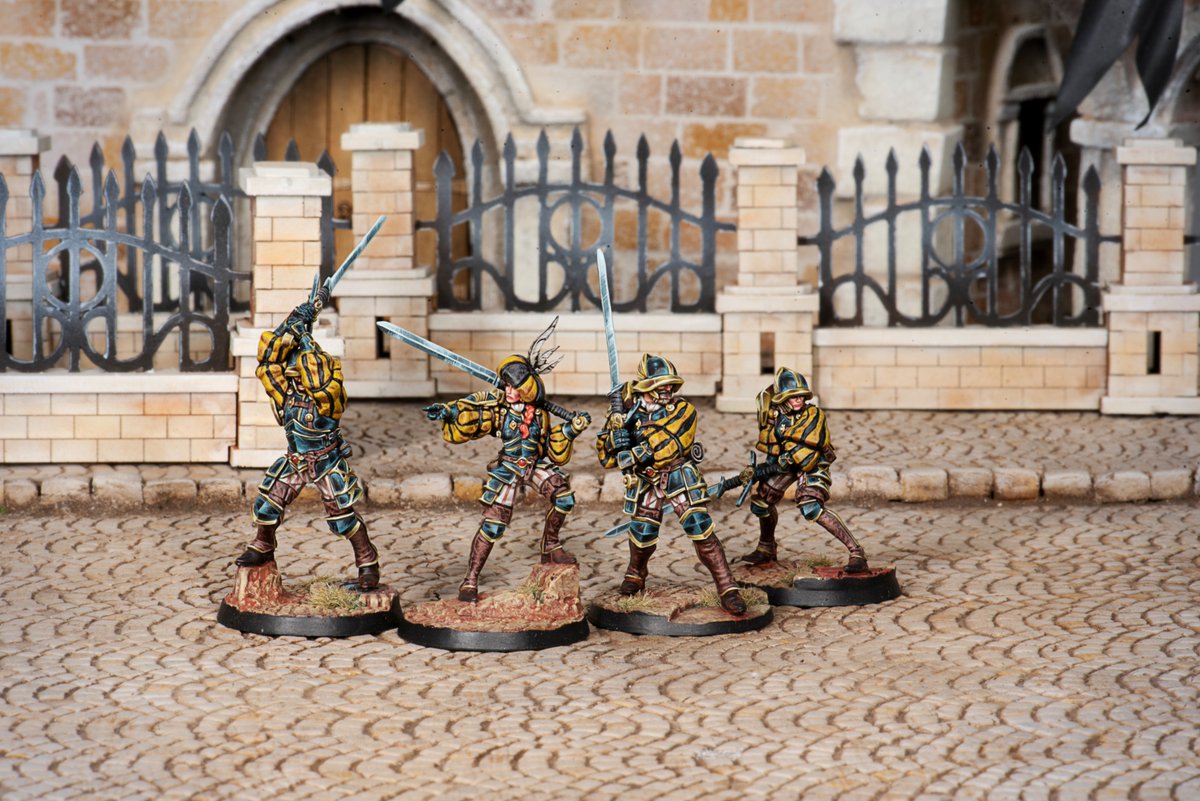 Aggressors
No defender wants to be in front of this unit. Thanks to their commanders they are able to take objectives making the enemy have to retreat. They are specialists in fighting against several enemy units at the same time.
store.corvusbelli.com/en/warcrow/war…