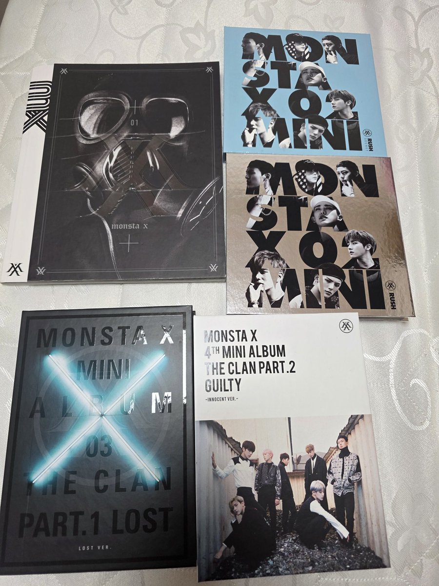 monsta_x_yangdo's tweet photo. 몬스타엑스 개봉 앨범 판매합니다.

일반 앨범은 개당 1000원
키트 앨범은 개당 4000원
운미포 입니다.

반택, 끼택, 편택 가능합니다.

일괄시 100,000원입니다.
DM 혹은 오픈 챗 주세요~
사용감 많고, 새상품 같은 퀄리티❌️

#몬스타엑스 #MONSTAX #개봉앨범 #셔누 #민혁 #기현 #형원 #주헌 #IM https://t.co/WXF89sHvlr