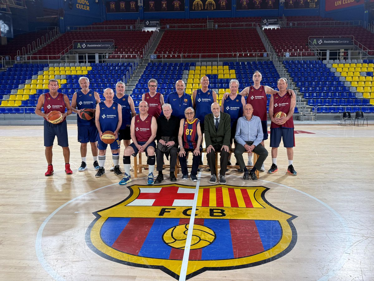 Divendres 9 els nostres Superveterans es tornen a reunir per celebrar l'habitual partit-entrenament setmanal.
Més info en el següent enllaç:
veteransbasquetfcb.com/proper-partit-…