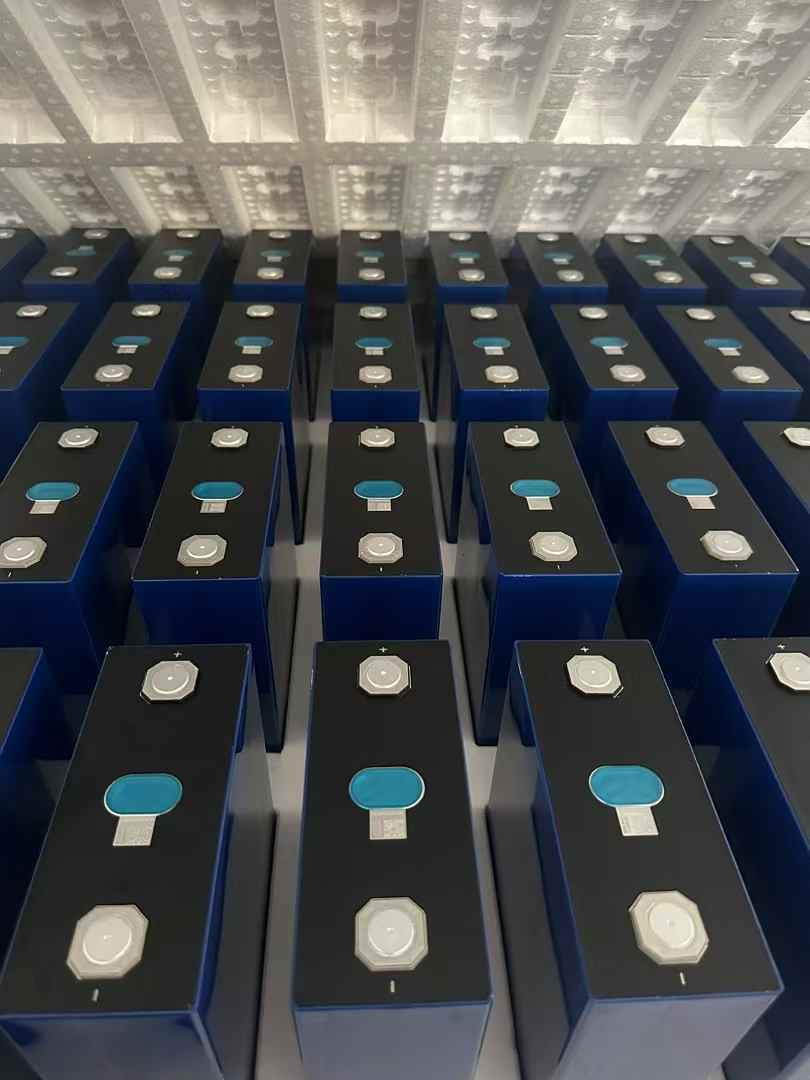 TechQh's tweet image. Dear customers and friends,
We have returned to work after our Mayday Holiday. If we miss your message or order during these days, please remind us. We will reply to you when we receive it. 🌞

🔋Check our products and learn more: lifepo4-energy.com

#SolarEnergy #battery