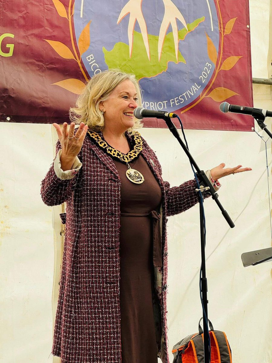 There was a happy feeling at the Bicommunal Cypriot Festival 2025. Haringey proves divides can be crossed and we can all live happily side by side. A special thank you to Tony Vourou, the Mayor of Barnet for inviting me