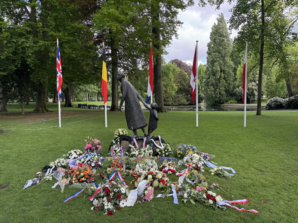 Argusvlinder's tweet photo. Al die jaren #herdenken we zonder #NSB-ers als #MartinB #MarjoleinF #ReinetteK #FleurA #GeertW Er is geen enkele reden om daar in 2025 van af te wijken #PVV #WegErMee https://t.co/K193nkCrNh