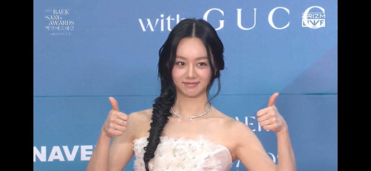 nxde_zip's tweet image. ヘリちゃん！！！！！！！
ドレス姿も横顔のラインも綺麗....🥹🤍
#혜리 #hyeri #PRIZM #Baeksang2025