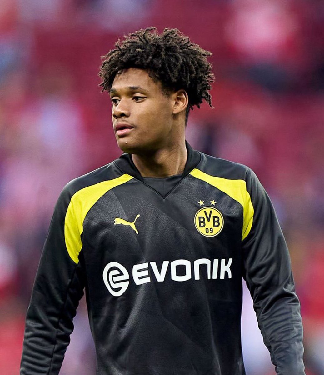 🎈 Joyeux anniversaire à Julien #Duranville, 19 ans aujourd’hui!

#BVB💎🇧🇪