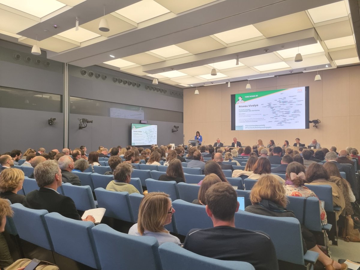 « La coopération est plus forte que la compétition. Aucun acteur ne peut agir seul. »
À la table ronde de la 3ème Journée parlementaire du #CNRA,
Comment renforcer la coopération territoriale à tous les niveaux pour une transition ambitieuse et partagée ?
#ResilienceAlimentaire