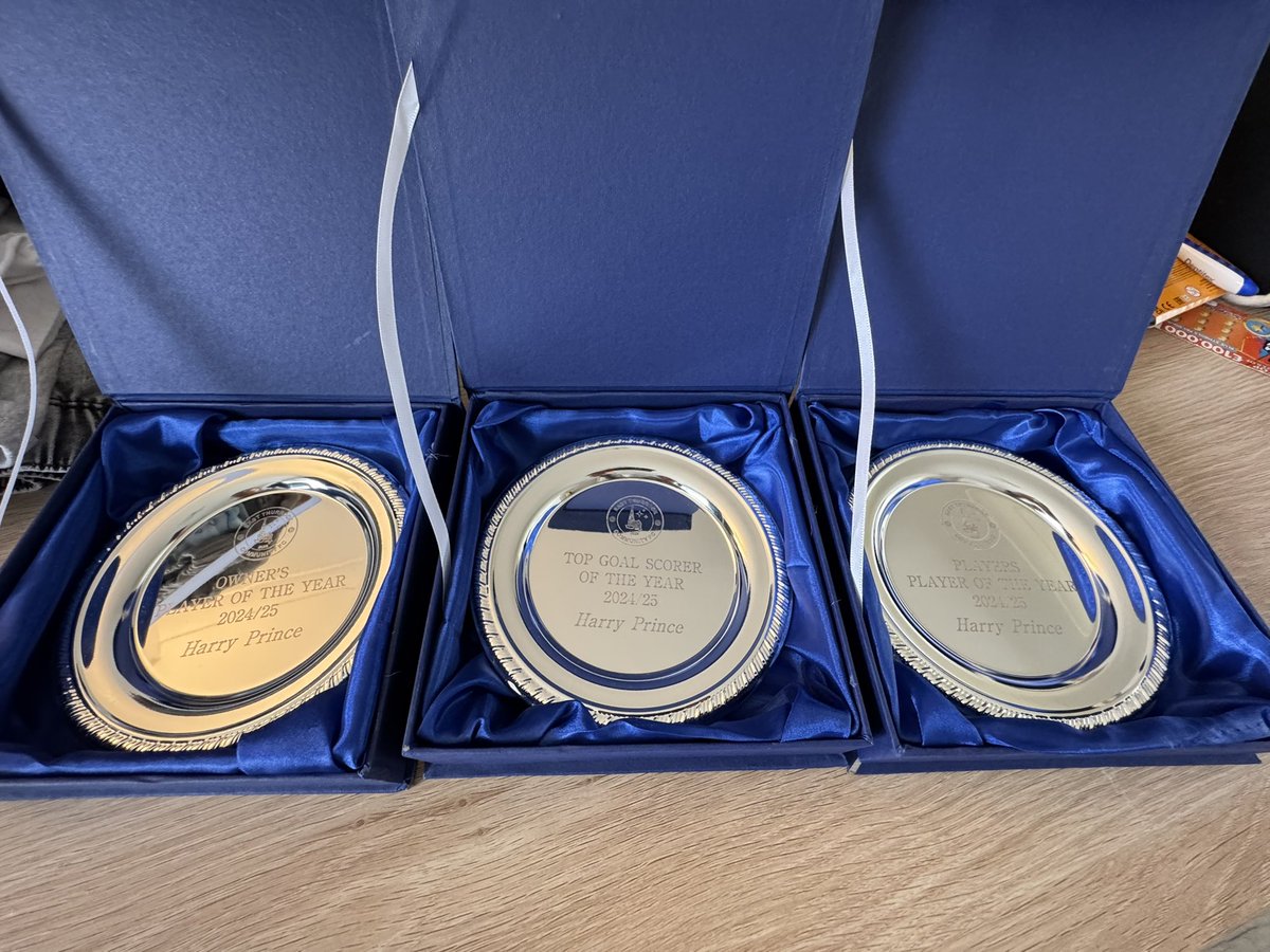 HBOYP's tweet image. Let the runners run and the players play 
@EastThurrockCFC 💛🖤