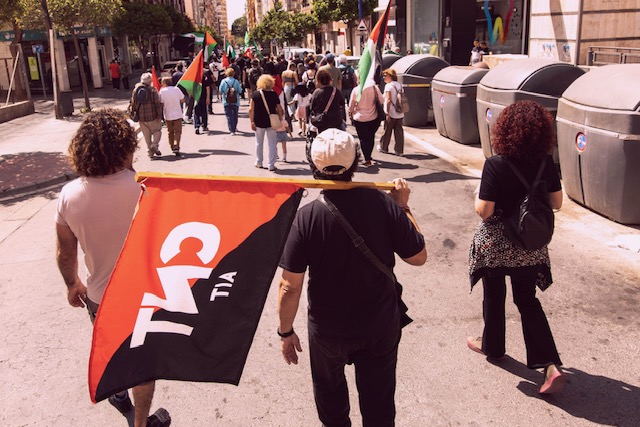 cnt_ait_almeria's tweet photo. Algunos momentos que vivimos el pasado 1 de mayo en la convocatoria “Todo para la clase trabajadora: contra el enemigo común” de CNT-AIT Almería junto a @na_almeria 
Agradecemos la respuesta y el apoyo 💪
Seguimos...

🔴⚫️
#anarcosindicalismo
 @AIT_Espana 

📸 ClickShät Photo https://t.co/4L6125Bakd