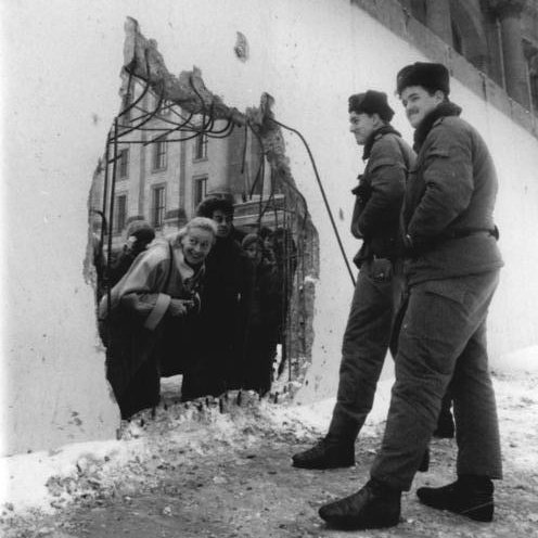 Katja Hoyer tweet media