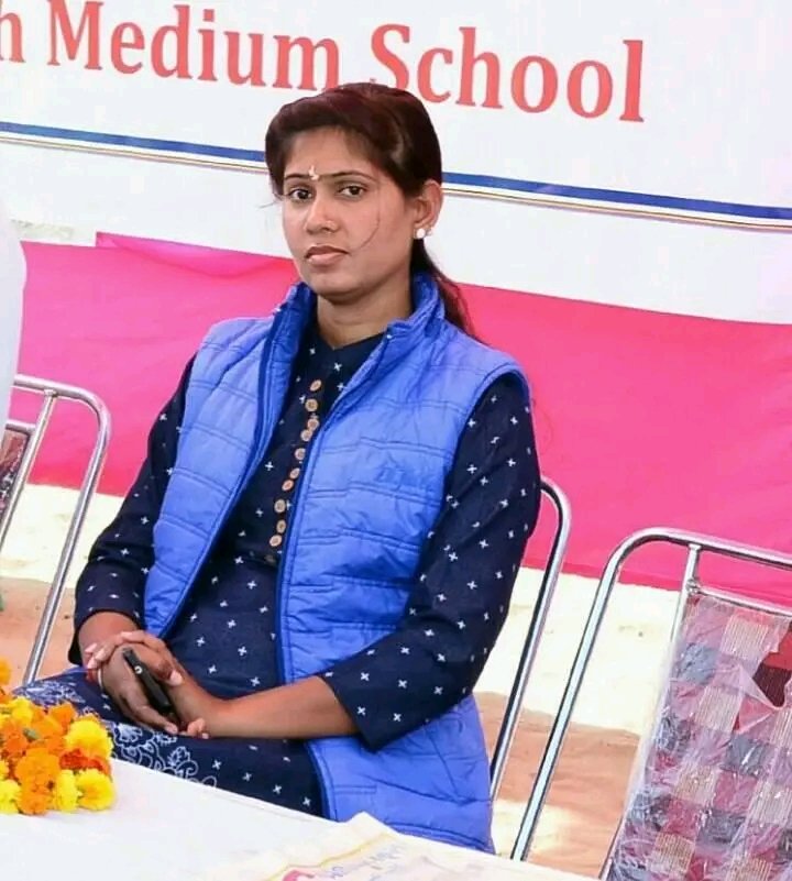 SagarNemiwal's tweet photo. पूर्व प्रधान, पंचायत समिति पिपराली श्रीमती संतोष वर्मा जी को जन्मदिन की हार्दिक बधाई व ढ़ेर सारी शुभकामनाएं।

मैं आपके अच्छे स्वास्थ्य व दीर्घायु की कामना करता हूँ।

@santoshvermainc https://t.co/TvZvwb9ivv