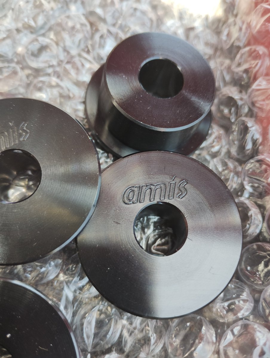 hiroshi_0628's tweet image. 錆と固着まみれの25年前のラックエンドとラックガイド交換調整完了😌ガタツキあったしこれじゃ走行時の挙動に違和感あるの納得😔
amisさんのリジカラやっと付けられたし2時間の走行チェックはアライメント以外問題無し✨
amisさん、ありがとうございました！
大阪へ遊びに行きます🫡
#S2000
#amis