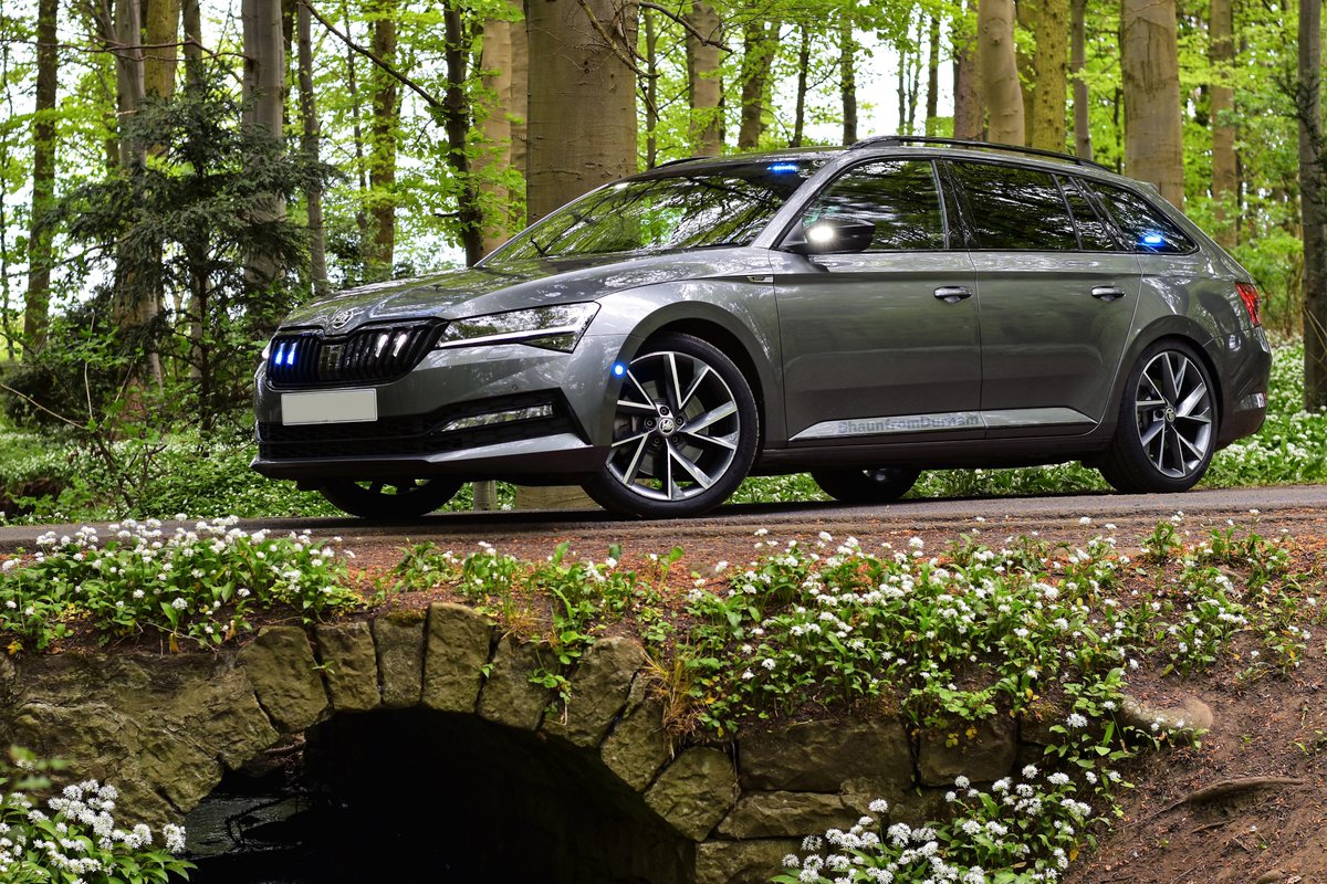 Been wanting some good pics of this <a href="/DurhamPolice/">Durham Constabulary</a> <a href="/SKODAUK/">Škoda UK</a> Superb for a while. Love this car! 😍