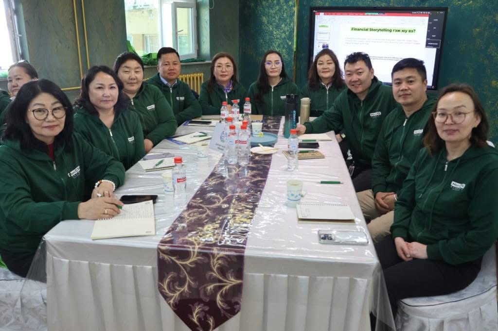 ММНБИ, Баянхонгор салбартай хамтран "CPD - Төвийн бүс 2025" нэгдсэн сургалт зөвлөгөөнийг 2025.05.03-ны өдөр Баянхонгор аймагт зохион байгуулж, Архангай, Өвөрхангай, Дундговь, Өмнөговь, Төв, Баянхонгор аймгаас 200 орчим мэргэшсэн нягтлан бодогч оролцлоо.