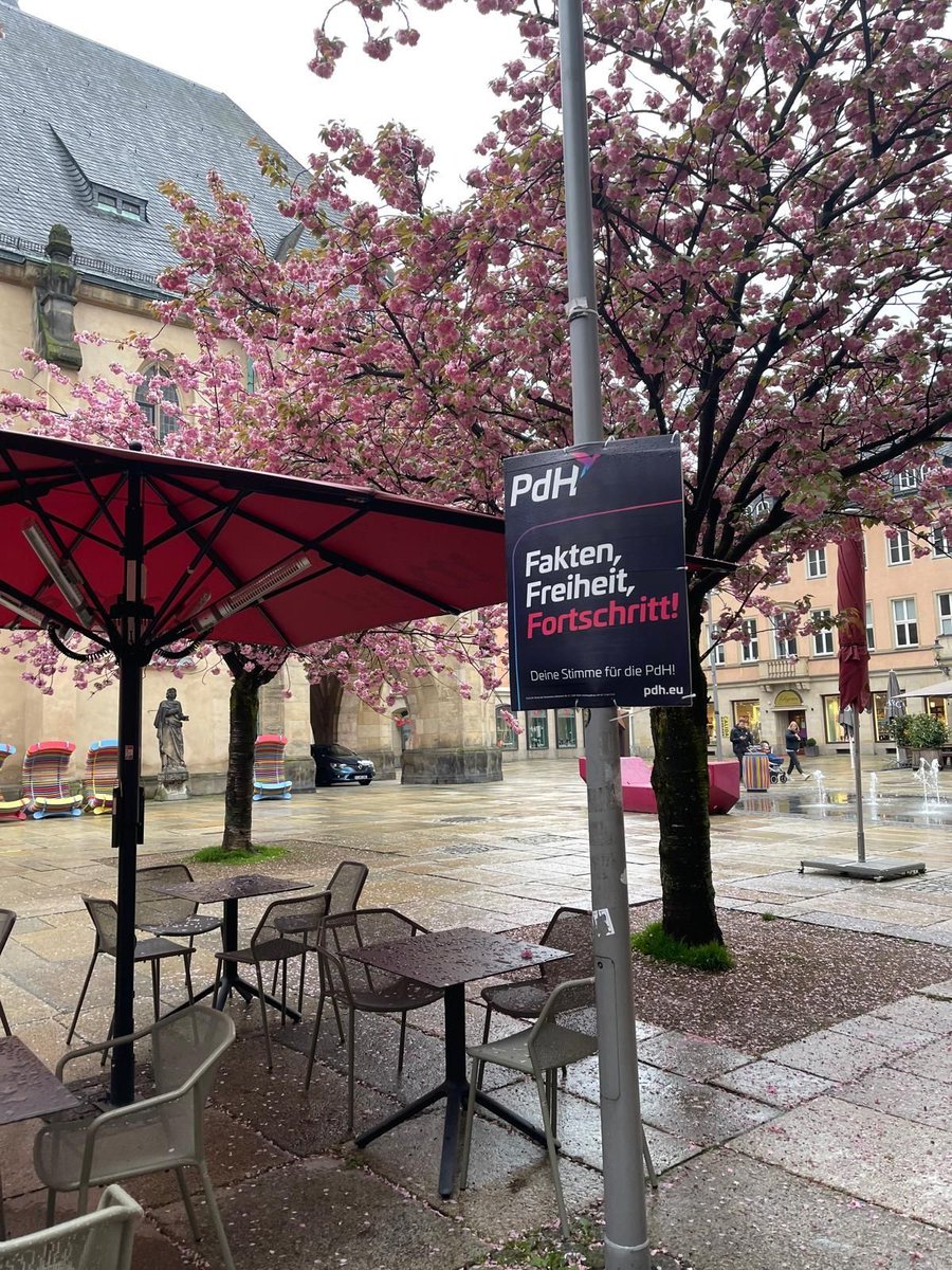 PdH_TH's tweet photo. Gemeinsam für ein sauberes Stadtbild!
Unsere Wahlplakate haben ihren Zweck längst erfüllt – jetzt sollten sie verschwunden sein, damit die Straßen wieder ordentlich aussehen.
Wenn ihr noch eins hängen seht, meldet euch gern bei uns. Vielen Dank für eure Hilfe!

#Plakate https://t.co/sDcjJozeWt
