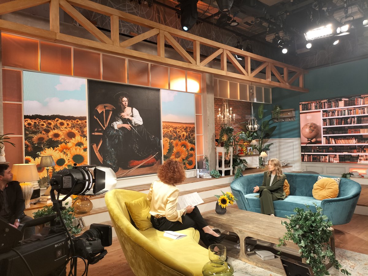 Tv2000.it (@tv2000it) on Twitter photo Arte e solidarietà che trasformano vite. Questa è <a href="/orasolaretv2000/">L'Ora Solare</a> di oggi #5maggio. Tra poco alle 12.20 su #TV2000:
🔸Don Dante Carraro, direttore <a href="/Cuamm/">Medici con l'Africa | Doctors with Africa</a>
🔸Ilaria Latini, doppiatrice italiana
🔸Maria Cristina Terzaghi, storica dell’arte Arte e solidarietà che trasformano vite. Questa è <a href="/orasolaretv2000/">L'Ora Solare</a> di oggi #5maggio. Tra poco alle 12.20 su #TV2000:
🔸Don Dante Carraro, direttore <a href="/Cuamm/">Medici con l'Africa | Doctors with Africa</a>
🔸Ilaria Latini, doppiatrice italiana
🔸Maria Cristina Terzaghi, storica dell’arte