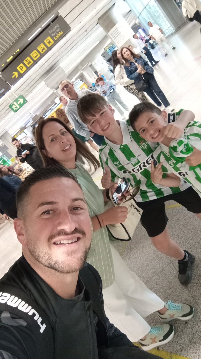 ¡SOMOS DE PRIMERA DIVISIÓN!
El corazón verdiblanco vuelve a latir más fuerte que nunca.
¡VIVA EL BETIS! MUSHO BETIS!
💪💚 ¡Gracias a todos los que creyeron, empujaron y nunca dejaron de soñar! 💚💪
#MushoBetis #PrimeraDivision
 
<a href="/RealBetis/">Real Betis Balompié 🌴💚</a>FS @RealBetis