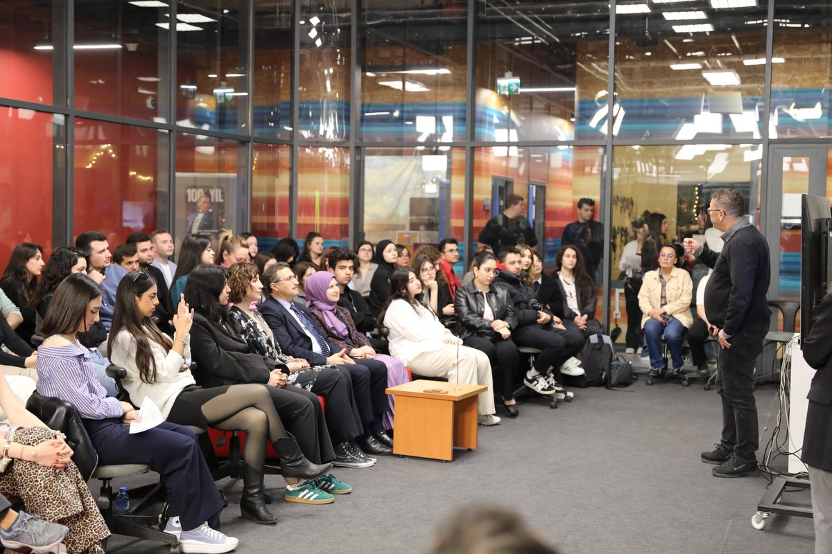 Aydın İF TV'nin, yeni yayın dönemi açılışı yapıldı.
İstanbul Aydın Üniversitesi Rektörü Prof. Dr. İbrahim Hakkı AYDIN, AKEV Yönetim Kurulu Başkan Yardımcısı Elif AYDIN, İletişim Fakültesi Dekanı Prof. Dr. Aybike SERTTAŞ ve Dr. Öğr. Üyesi Engin BAŞCI konuşmacılar olarak yer aldı.