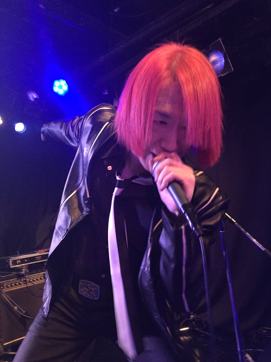 Karin2cv's tweet photo. 死ね死ね団のボーカリスト中卒が
亡くなりました
6月ラママイベントの件で
体調は回復しているだろうかと
自宅に電話してみたところ
一週間前に息をひきとったと
お母さんから聞きました
三日後に所沢へ訪ねてみます

残念だ　本当に残念だ！ https://t.co/X1yqkLupOI