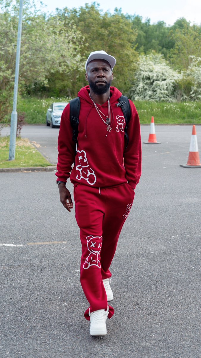 pascalchimbond1's tweet image. Great day yesterday at Charlie Dukes Memorial Cup with celebrities &amp;amp; Ex Football Players… What a day for a good cause…Smashed it #coys 🖐🏾