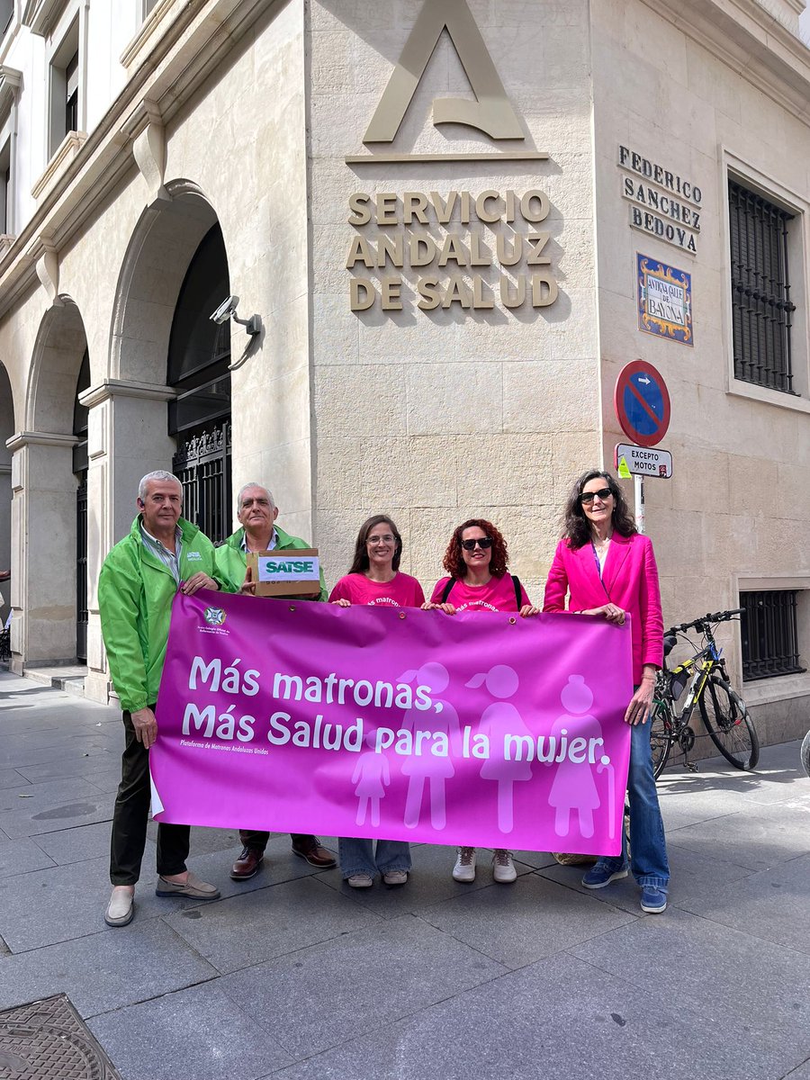 SATSE_Andalucia's tweet photo. ✍️ La Plataforma de #Matronas Andaluzas Unidas y #SATSE entregan más de 14.000 firmas en el SAS.
🤰 Son un respaldo a sus peticiones para poder ofrecer cuidados de calidad y para el pleno desarrollo de las competencias de las matronas.
#DiaDeLaMatrona 
🔗https://t.co/7k8mBCKLAl✍️ https://t.co/NShBAX1pBW