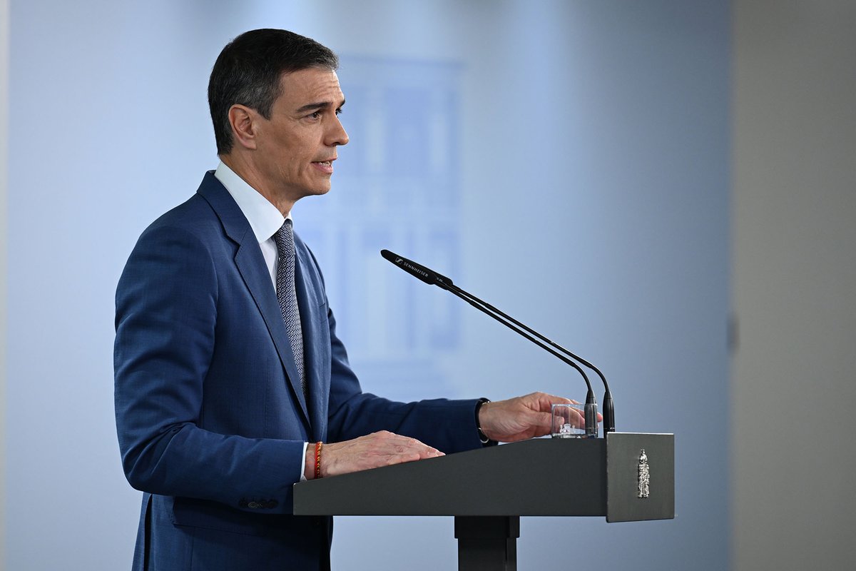 🙌Publiquem un nou #editorial posant en valor la reacció dels poders públics davant l'apagada de la setmana passada i la necessitat de mantenir l'aposta estratègica  per les energies renovables🔋

✍️Davant emergències excepcionals, respostes immediates⬇️
endavant.info/davant-emergen…