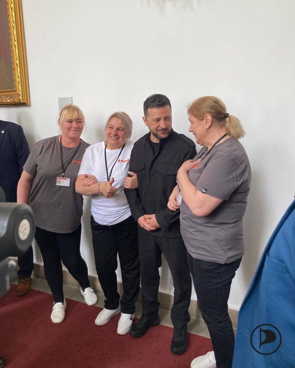 🇺🇦🇨🇿The fact that Zelensky met with the cleaning ladies of the Czech parliament which are Ukranian is just something for the days…