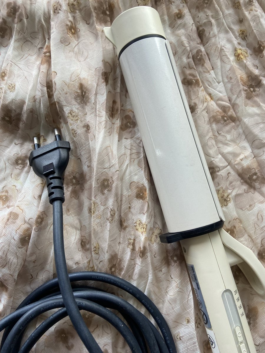 ✿ ส่งต่อเครื่องลอนผมม้วนผม Amabella แกน 40 มม
❀ Amabella  40 mm

♡ ราคาปกติ : 690 ฿

✧ ส่งต่อ : 490 ฿ รวมส่ง

⊹ สภาพสินค้า : ~95% สภาพดี ตามในรูป
    มีรอยนิดหน่อย (เคยใช้ไปประมาณนึงค่ะ)

 • หมายเหตุ : มีกล่องให้นะคะ

#ส่งต่อamabella #ส่งต่อเครื่องลอนผม #ส่งต่อเครื่องม้วนผม