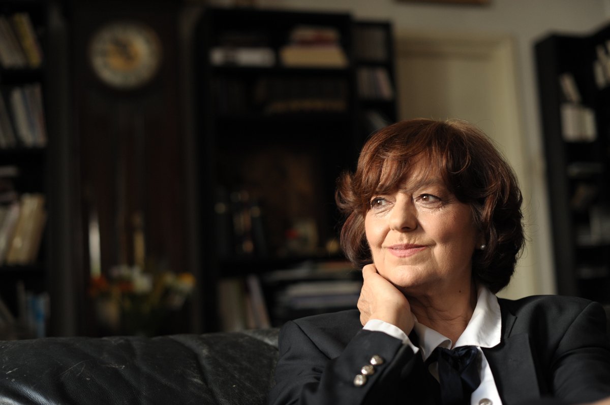 Ana Blandiana, una dintre cele mai importante voci ale poeziei contemporane românești, va fi prezentă, cu sprijinul ICR Madrid, la o serie de evenimente notabile desfășurate în Spania, în perioada 6 -13 mai 2025.
🔗shorturl.at/NukCA

#icr #icrmadrid #anablandiana