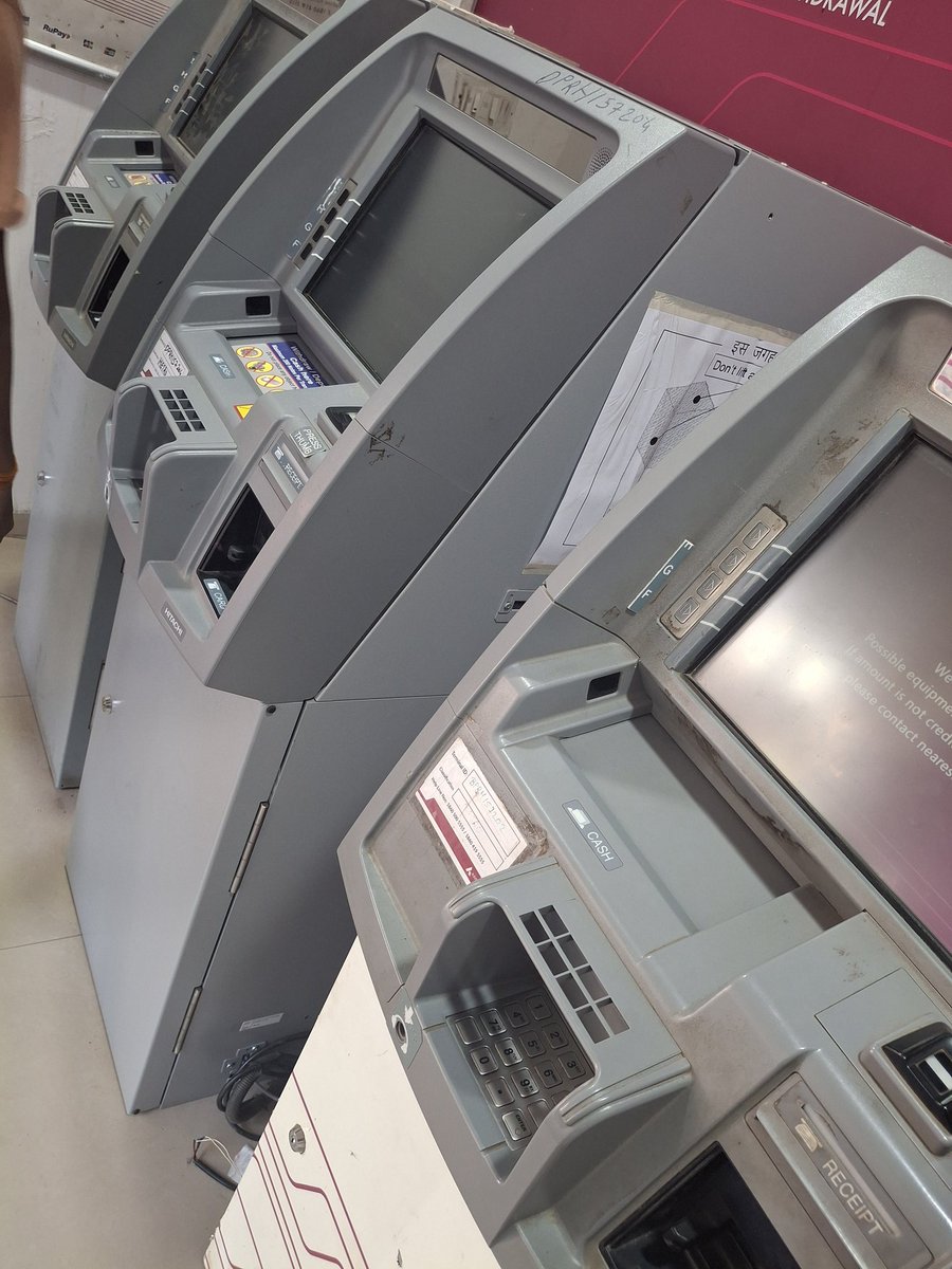 Prince1216478's tweet photo. @AxisBank @AxisBankSupport axis bank Link road ,kandivali branch all three dopsite machine not working ,bank cash counter closed before 4pm .why all three down ...who will pay the extra charges after nonworking its totally disgusting.. https://t.co/fDulFGLOPC