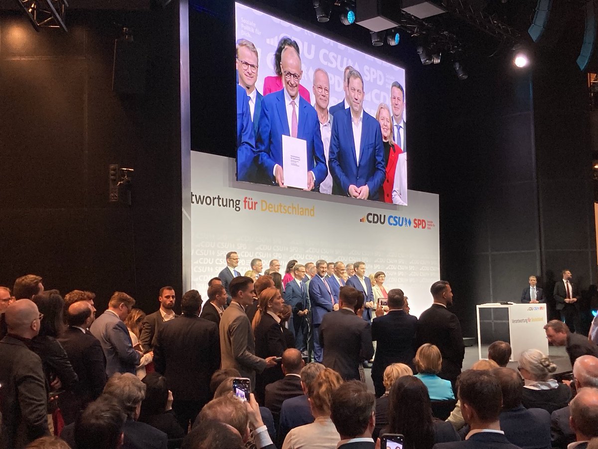 Ein weiterer Meilenstein auf den Weg zur neuen Bundesregierung: Unterzeichnung des neuen Koalitionsvertrages durch die Vorsitzenden von CDU, CSU und SPD. Titel: Verantwortung für Deutschland.