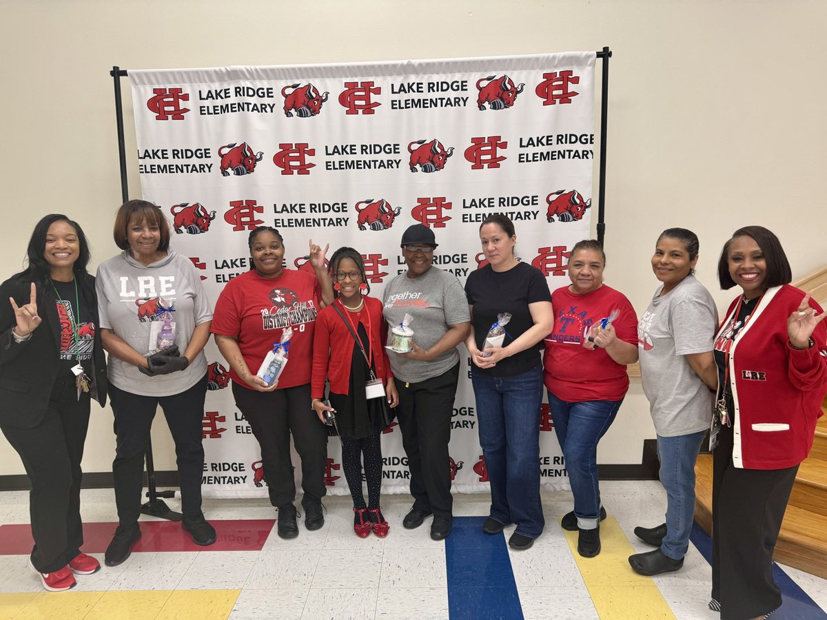 Lake Ridge Elementary (@lrelonghorns) on Twitter photo Happy School Nutrition Appreciation Day! Thank you to our incredible team for keeping our students fueled and cared for every day. We appreciate all you do! #SchoolLunchHeroes #ThankYou <a href="/cedarhillisd/">Cedar Hill ISD</a> <a href="/LoweTyesha/">Tyesha Smith Lowe</a> Happy School Nutrition Appreciation Day! Thank you to our incredible team for keeping our students fueled and cared for every day. We appreciate all you do! #SchoolLunchHeroes #ThankYou <a href="/cedarhillisd/">Cedar Hill ISD</a> <a href="/LoweTyesha/">Tyesha Smith Lowe</a>
