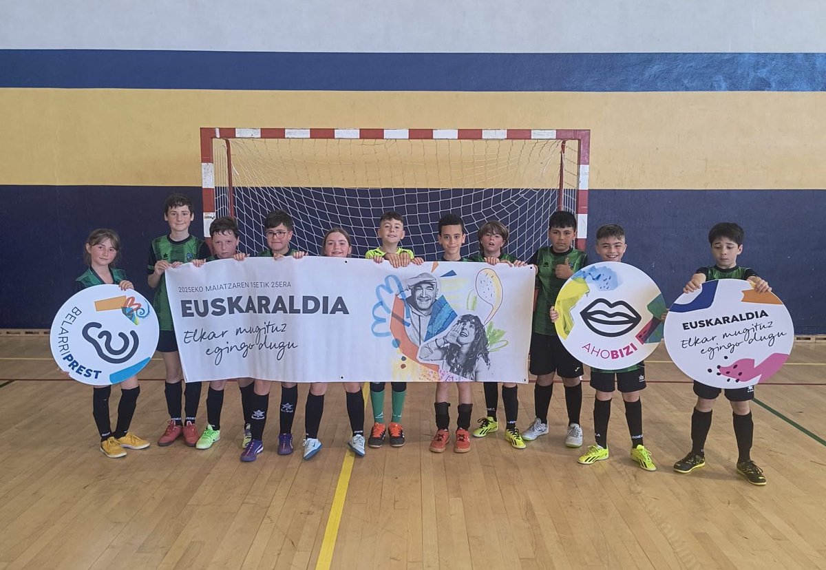 Sestao Futbol Sala taldeko kategoria ezberdinek babestu dute <a href="/Euskaraldia/">EUSKARALDIA</a>. Entitate bezala izena emanda, 👄#Ahobizi eta 👂🏻#Belarriprest izateko prest daude taldeko kideak. #EuskaraldiaSestao #ElkarMugituzEgingoDugu #Euskaraldia