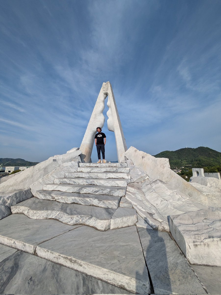 Qué alegría que mis amigos de Perú conozcan Onomichi, mi pueblo!
ペルーの首都リマから来客
思い出話や初めて見る日本の話で盛り上がる
「会ってすぐにHarakiriniは信用できると思った」と言ってくれた
ある夜、La noche de Barranco（ラ・ノーチェ・デ・バランコ = The night of