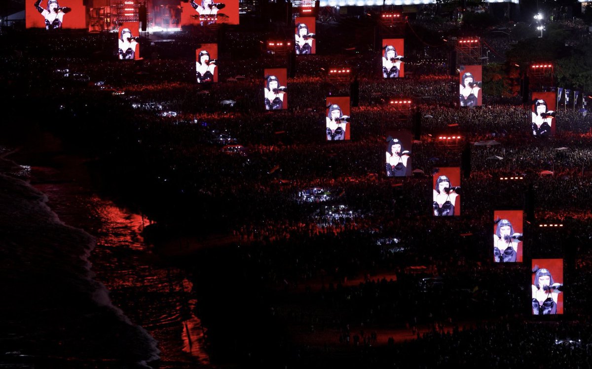 Deezer's tweet photo. what happened in Rio wasn’t a show, it was history in the making. 👑 https://t.co/NJEmxGQ20b