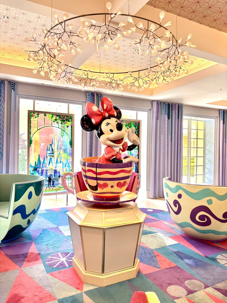 初めてのセレブレーションホテル✨
ミニーちゃんがかわいい
ホテルの朝食ではみそ汁が飲みたくなったよ（笑）