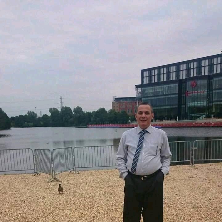Avatar_GR_7's tweet photo. هو دا عميد كلية علوم الزقازيق اللي واقف يتفرج ورافض اي حد ياخد البنت المستشفى دا سبب من اسباب وفاة روان ويمكن يكون هو الرئيسى 
#حق_روان_لازم_يرجع https://t.co/gLvkjRd35S